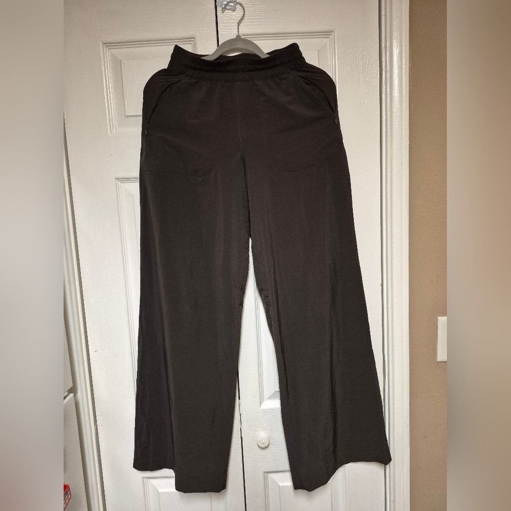 Lululemon Swift Wide Leg Mid Rise Pants Size 8 Color Brown.